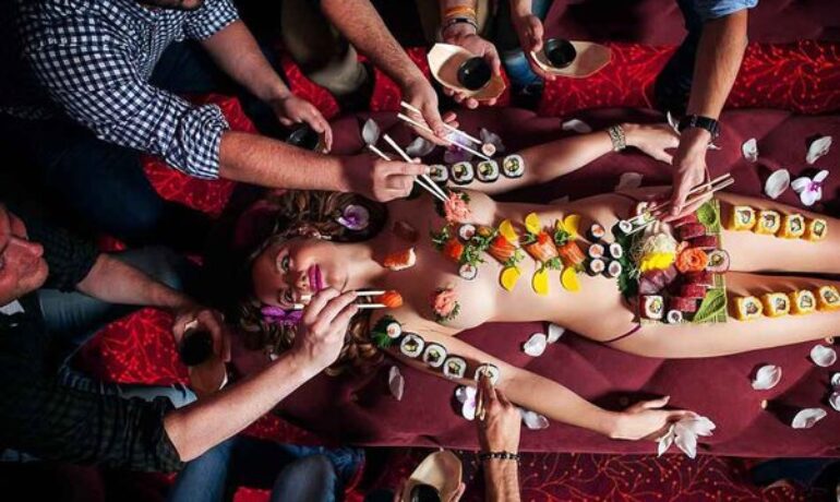 Body Sushi: Kulinarny eksperyment, tradycja czy erotyczna fantazja?